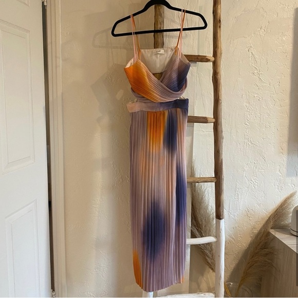 A.L.C. Sienna Ombre Dress in Multi Ombre Pleated in Size 6 - Picture 9 of 15